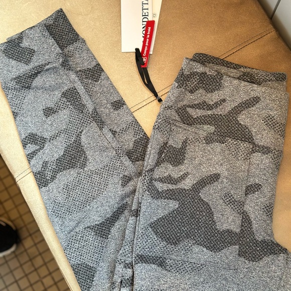 Mondetta Women’s Utility Leggings Camo High Waisted Light Grey Size S. NWT - Picture 3 of 9